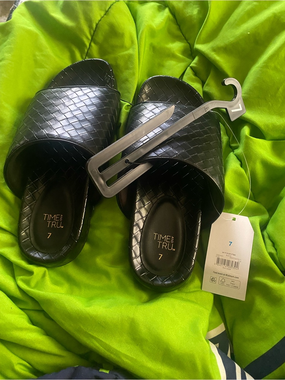 Time and Tru Black Woven Slide Sandals